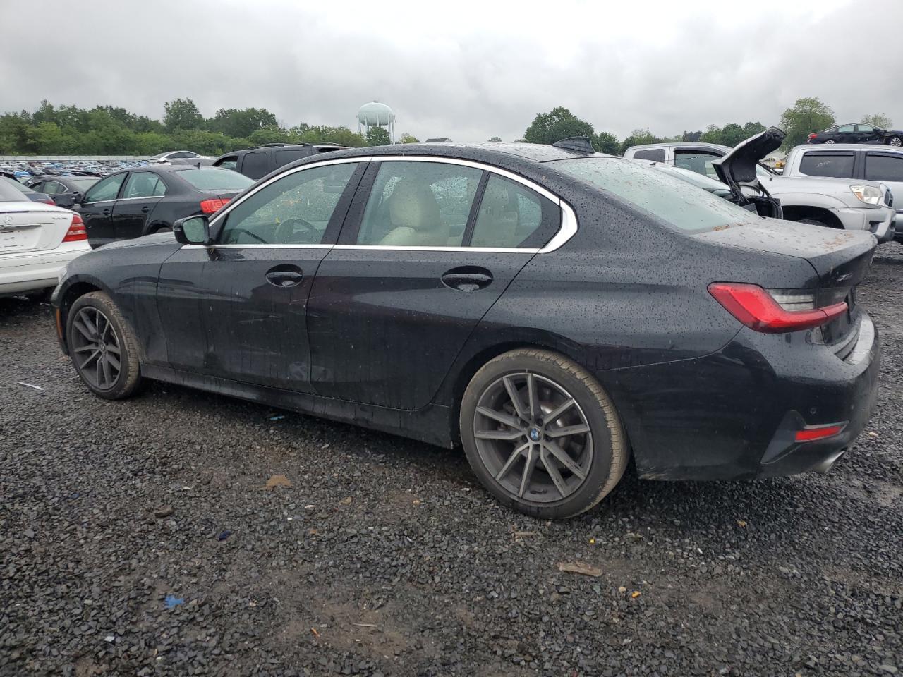 2020 BMW 330Xi - Фото 2