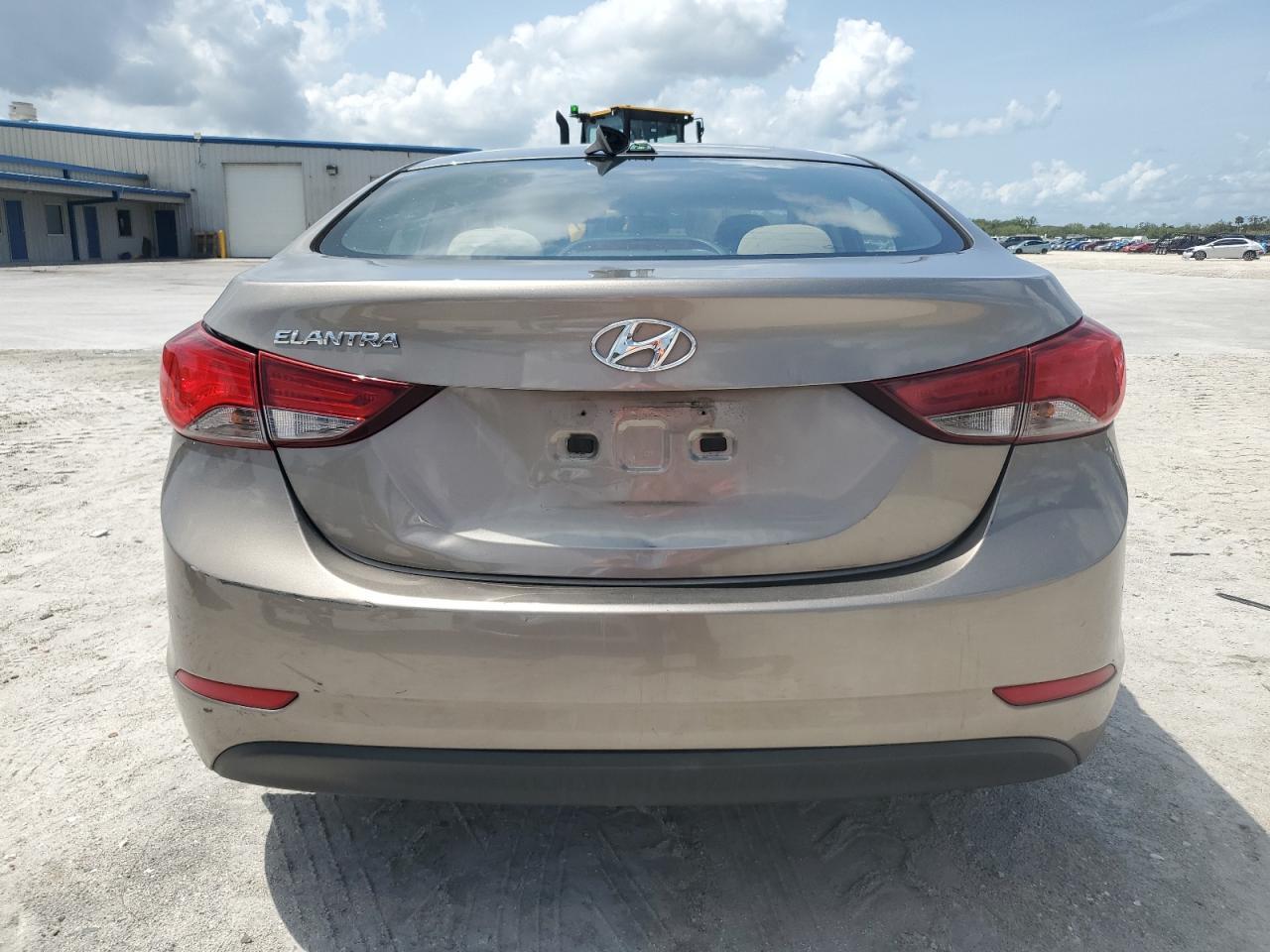 2016 Hyundai Elantra Se - Фото 6