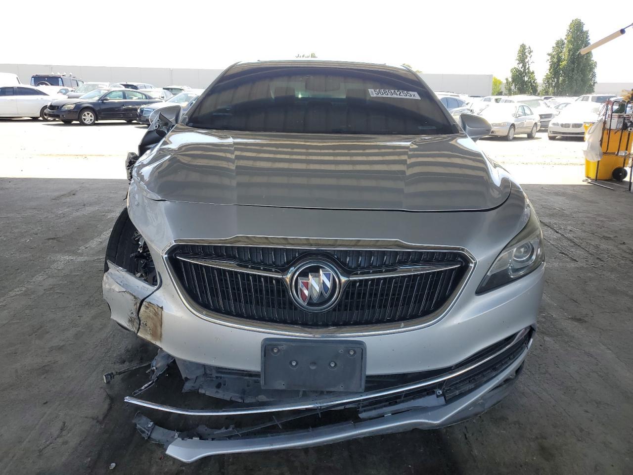 2018 Buick Lacrosse Premium - Image 5