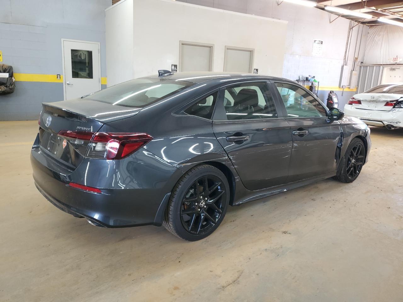 2025 Honda Civic Sport - Фото 3