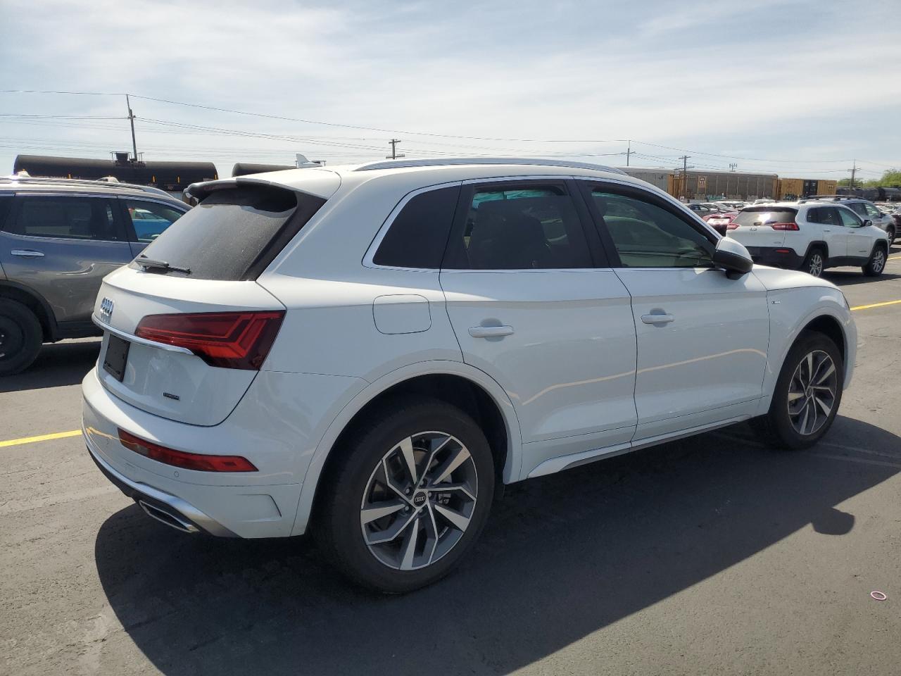 2023 Audi Q5 Premium Plus 45 - Фото 3