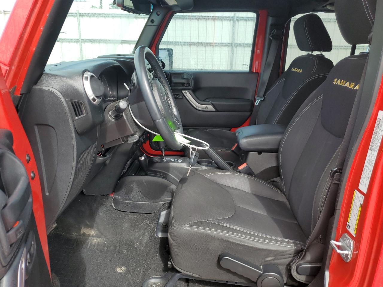 2014 Jeep Wrangler Unlimited Sahara - Image 7