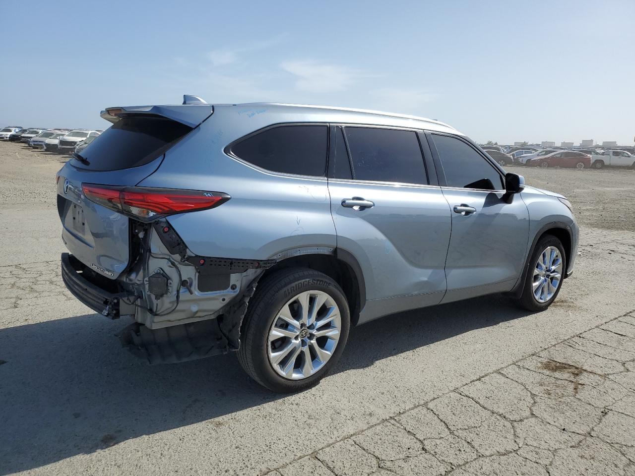 2022 Toyota Highlander Limited - Фото 3
