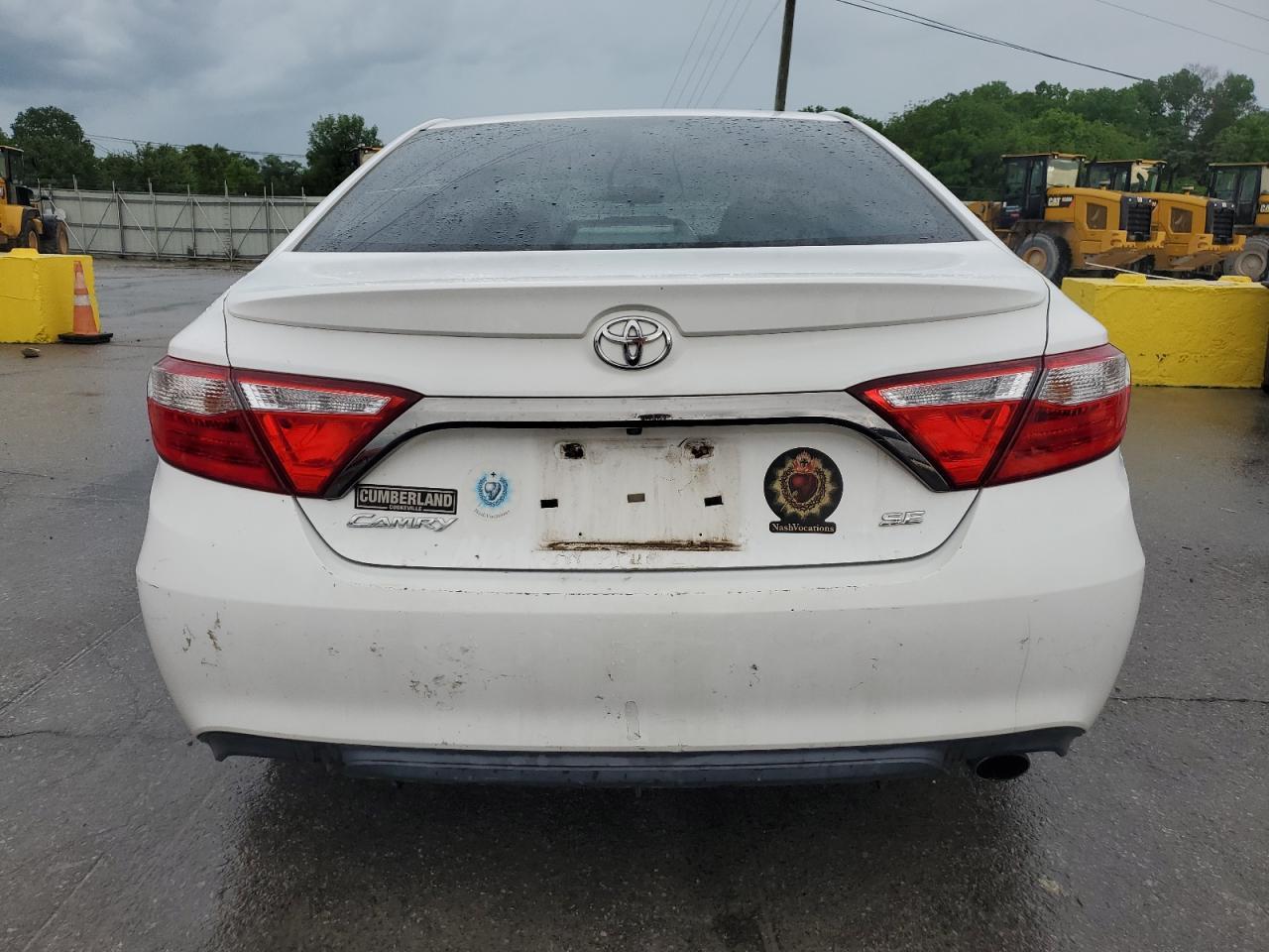 2015 Toyota Camry Le - Image 6