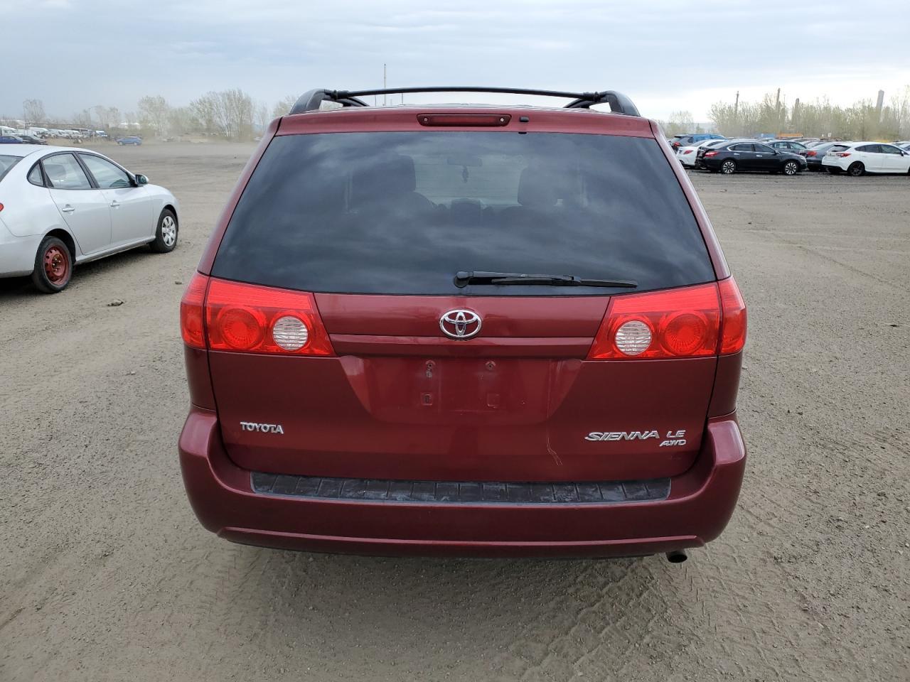 2010 Toyota Sienna Le - Фото 6