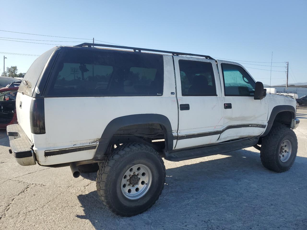 1999 Chevrolet Suburban K2500 - Фото 3