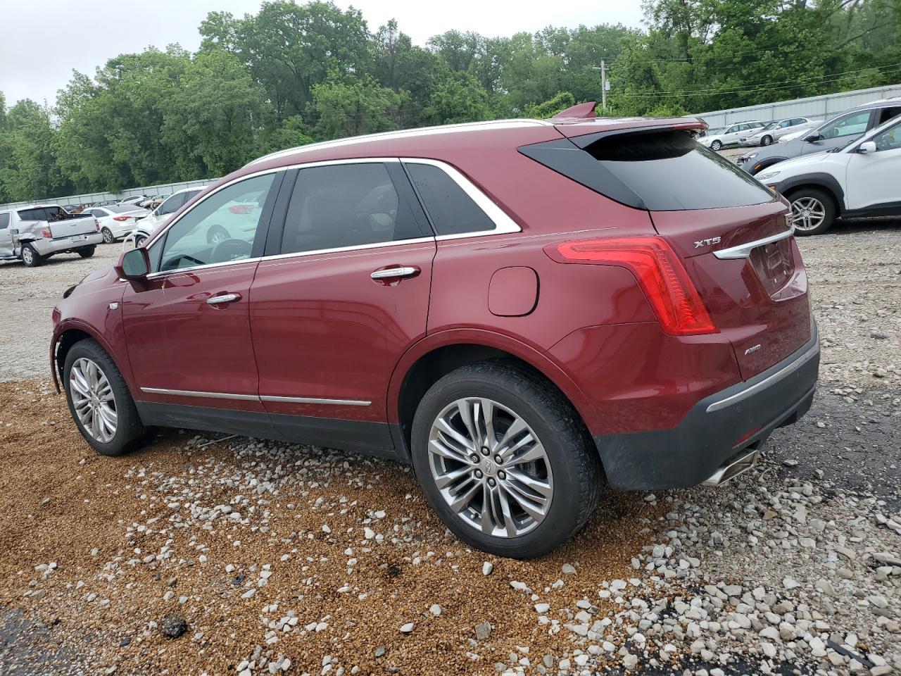 2017 Cadillac Xt5 Premium Luxury - Image 2