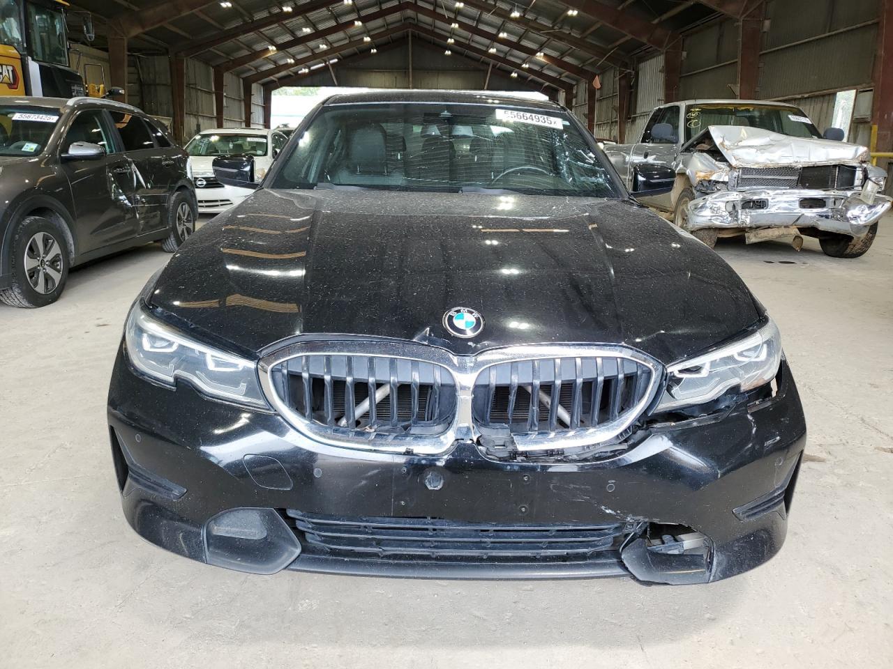 2020 BMW 330Xi - Фото 5