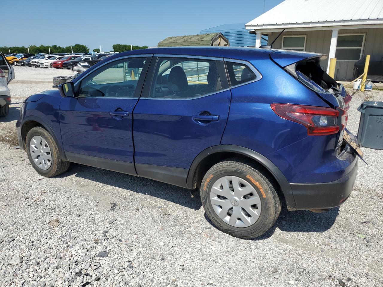 2020 Nissan Rogue Sport S - Image 2