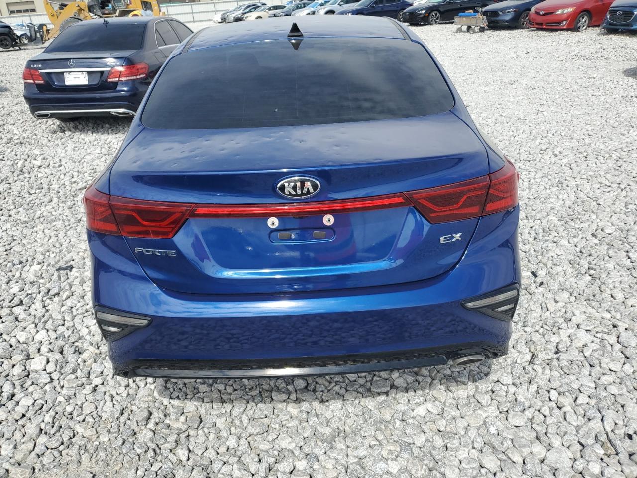 2021 Kia Forte Ex - Image 6