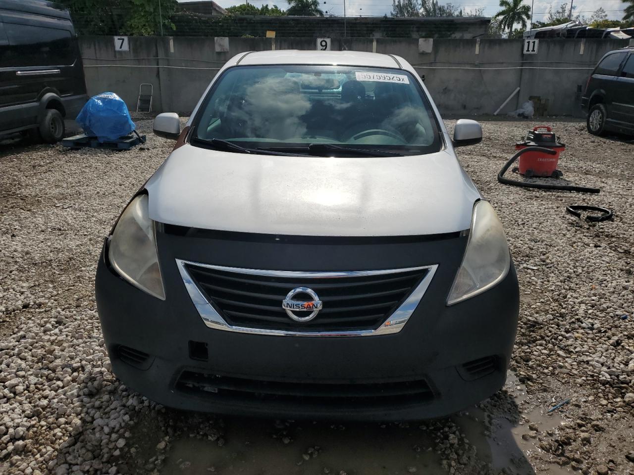 2014 Nissan Versa S - Фото 5