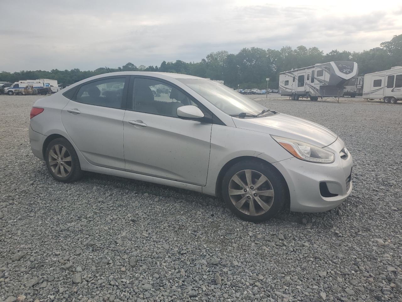 2014 Hyundai Accent Gls - Фото 4