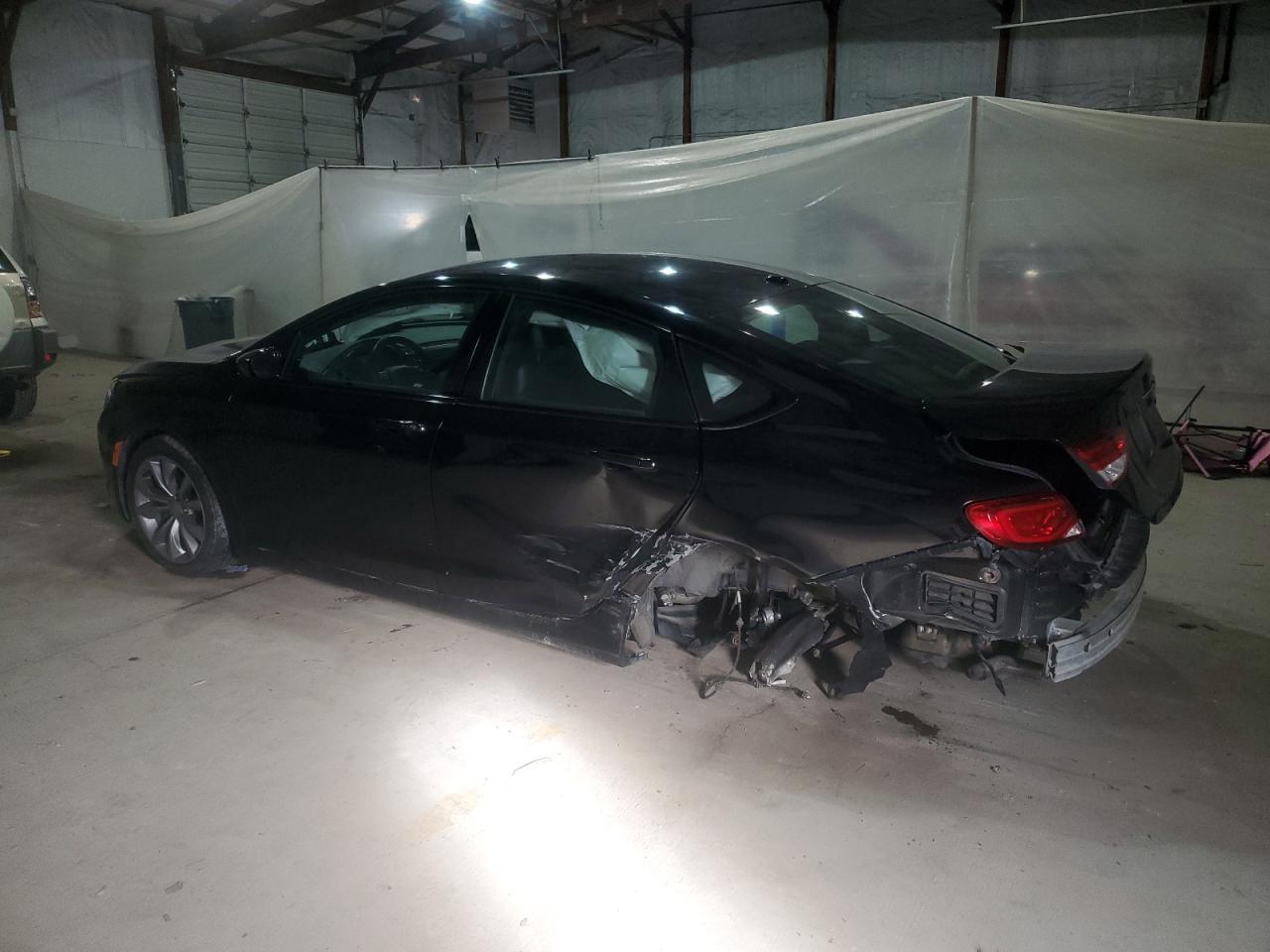 2015 Chrysler 200 S - Фото 2