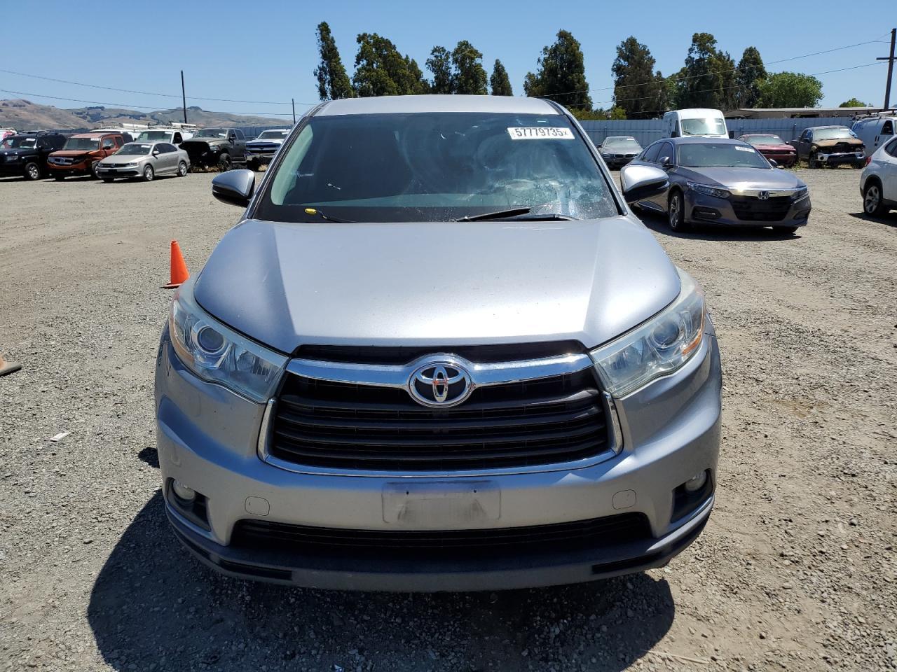 2015 Toyota Highlander Le - Фото 5
