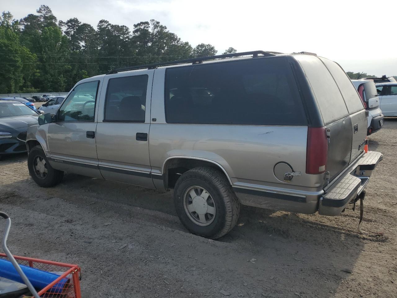 1999 Chevrolet Suburban C1500 - Фото 2