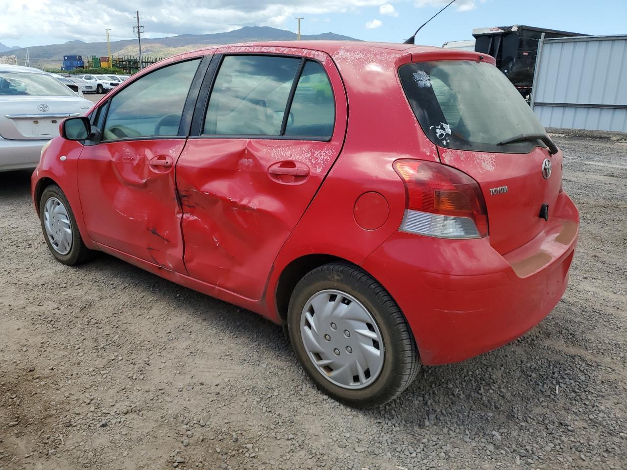 2011 Toyota Yaris - Фото 2