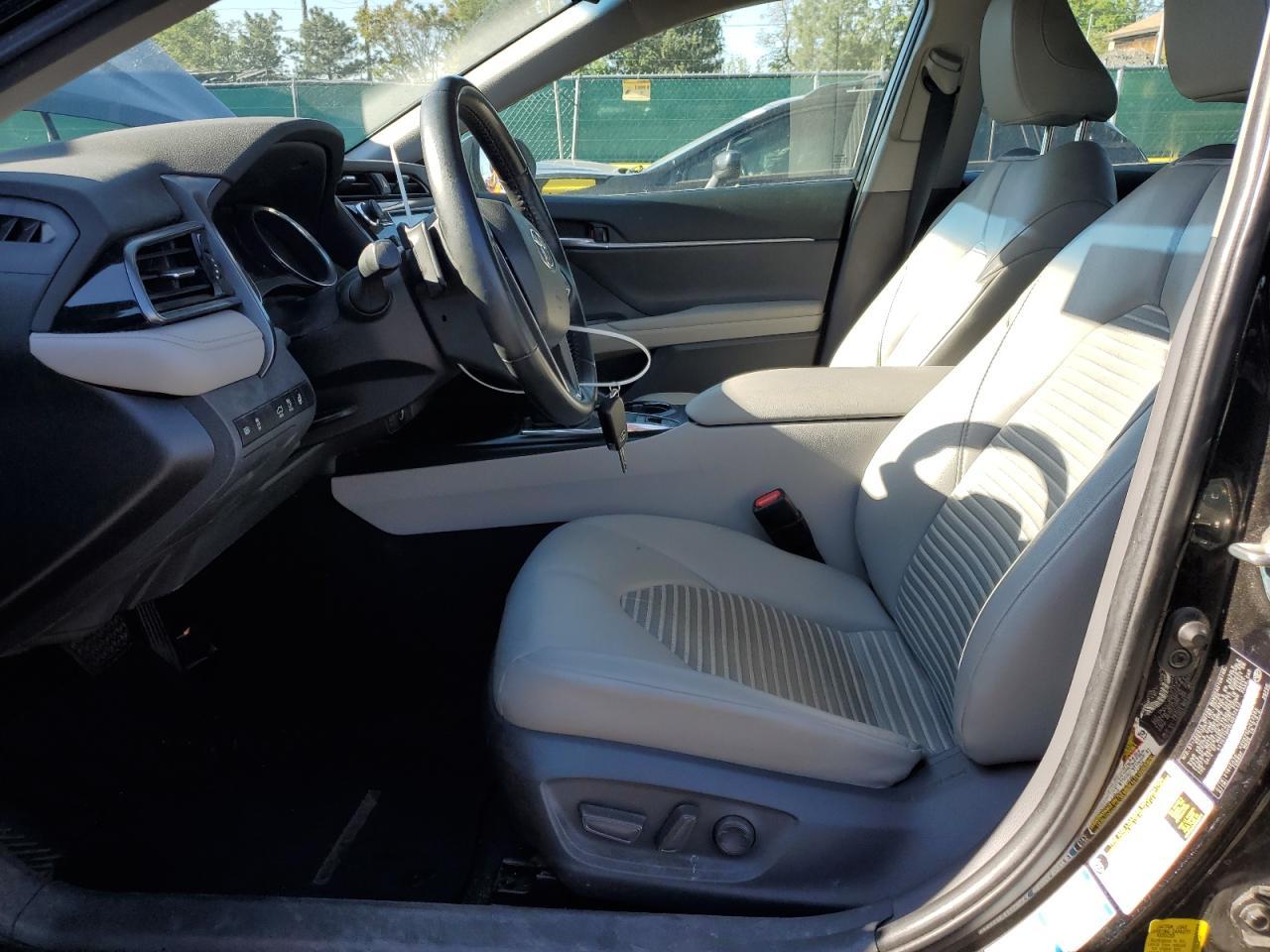 2020 Toyota Camry Se - Фото 7