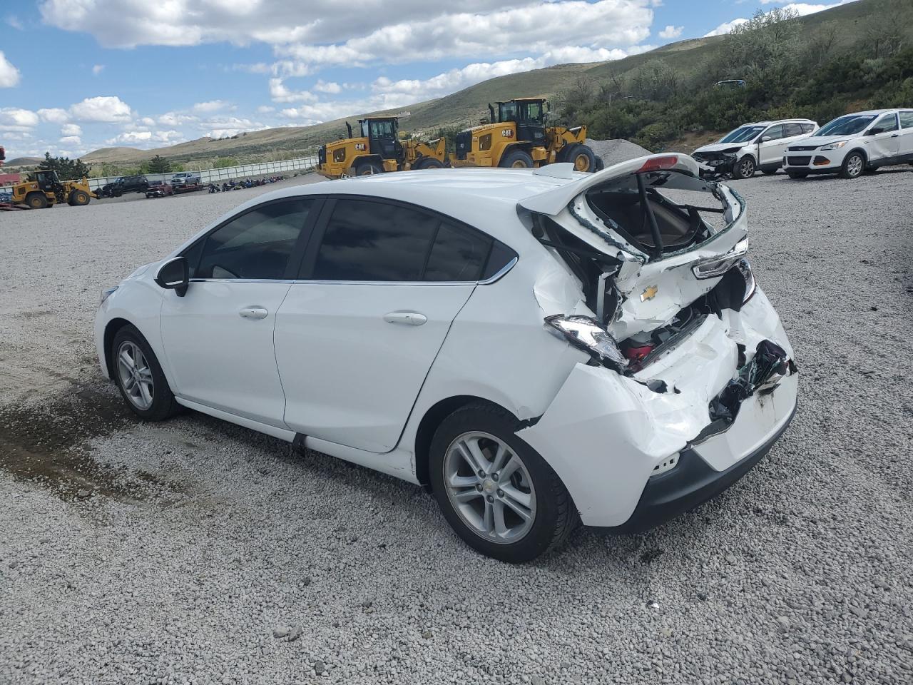 2017 Chevrolet Cruze Lt - Image 2
