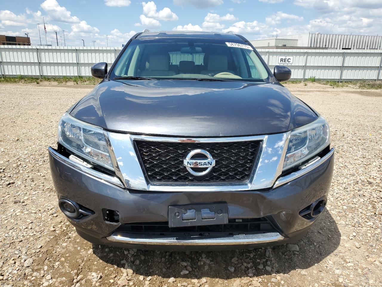 2013 Nissan Pathfinder S - Image 5