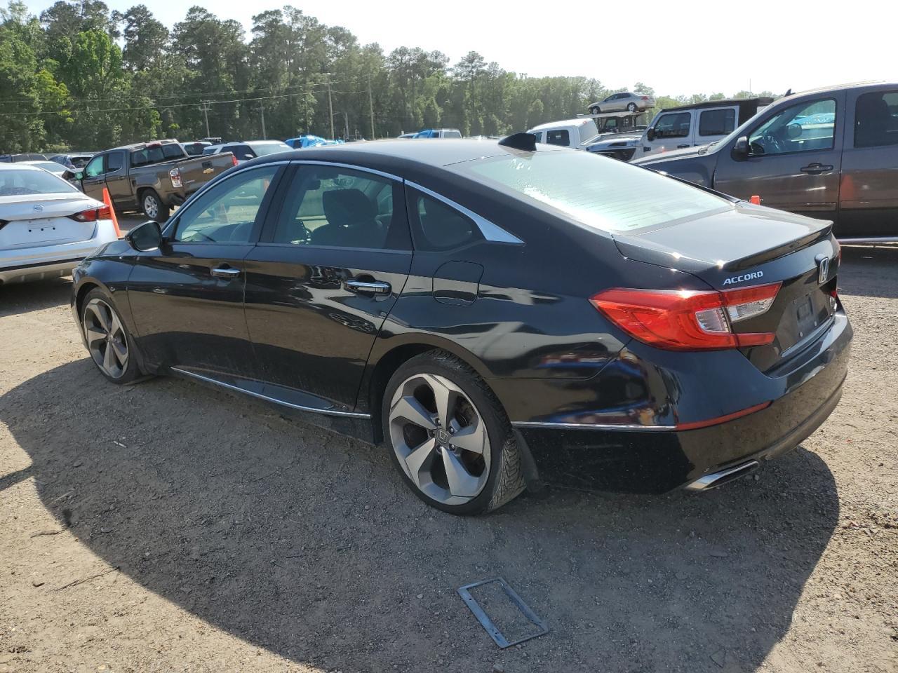 2018 Honda Accord Touring - Image 2