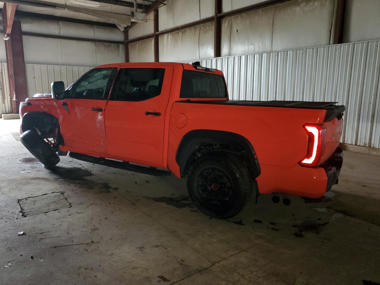 2022 Toyota Tundra Crewmax Limited - Фото 2