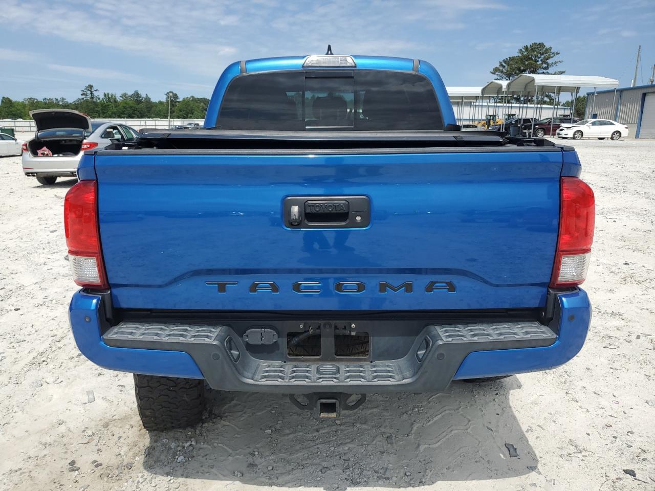 2017 Toyota Tacoma Double Cab - Фото 6