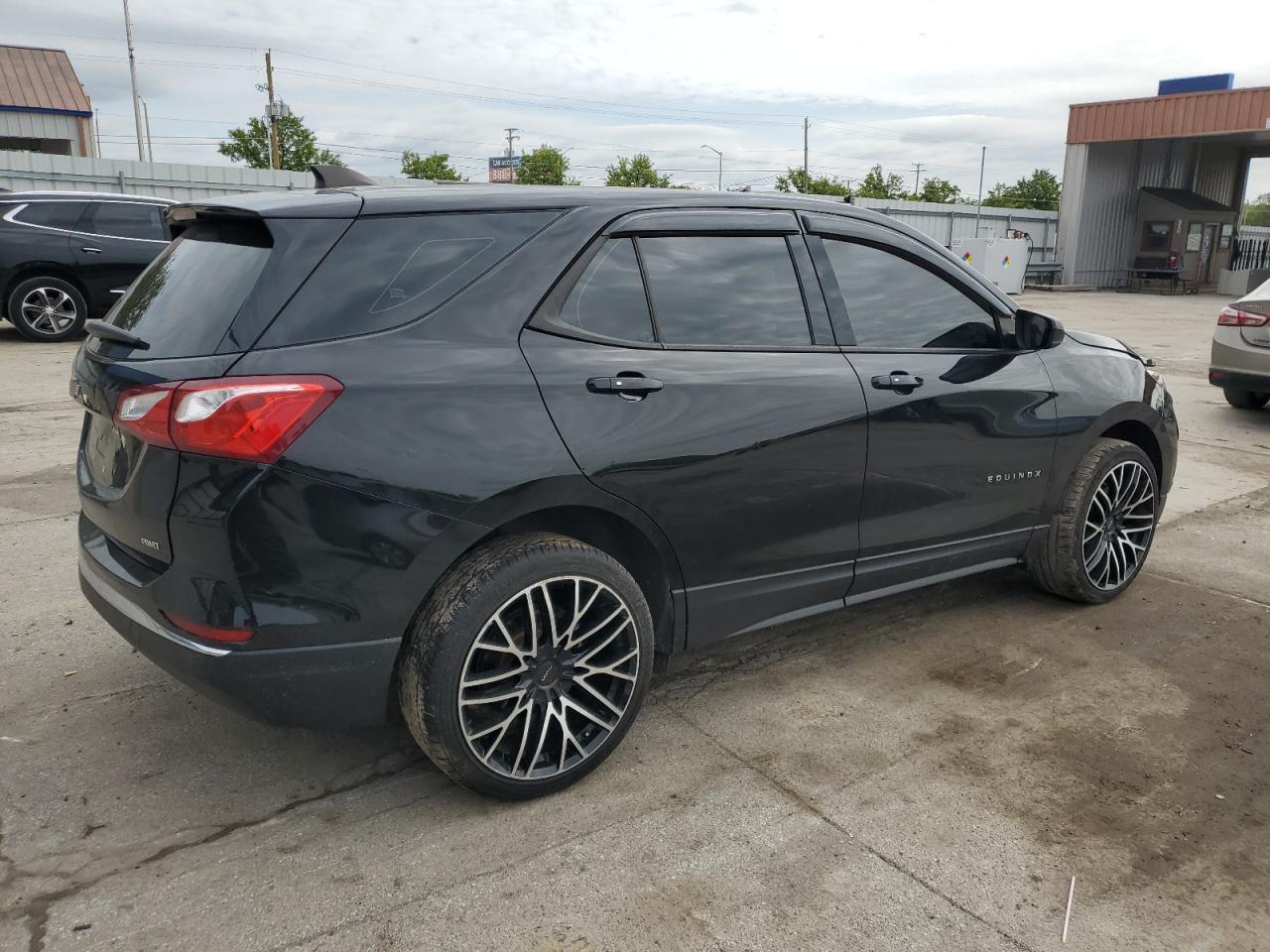 2018 Chevrolet Equinox Ls - Image 3