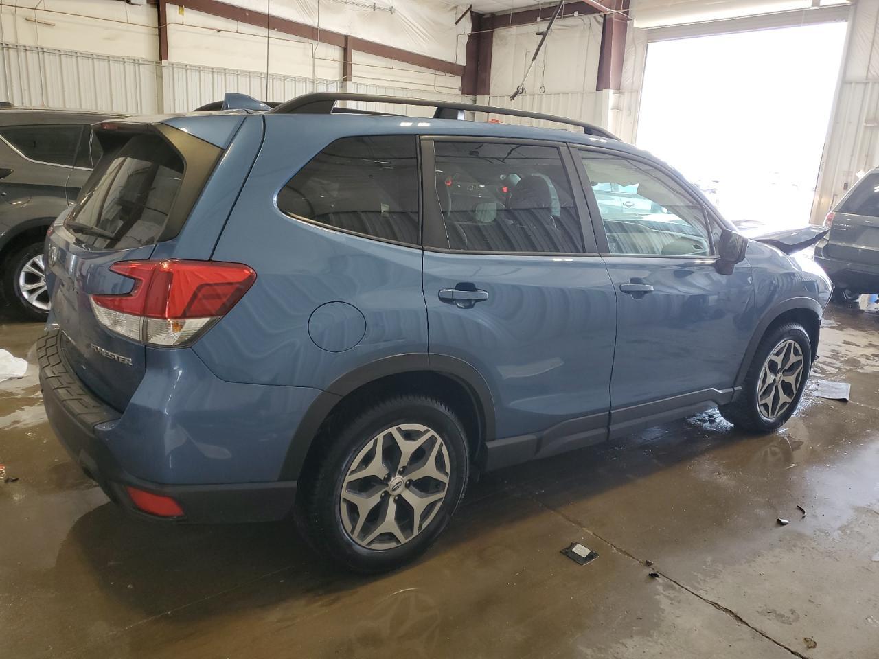 2020 Subaru Forester Premium - Image 3