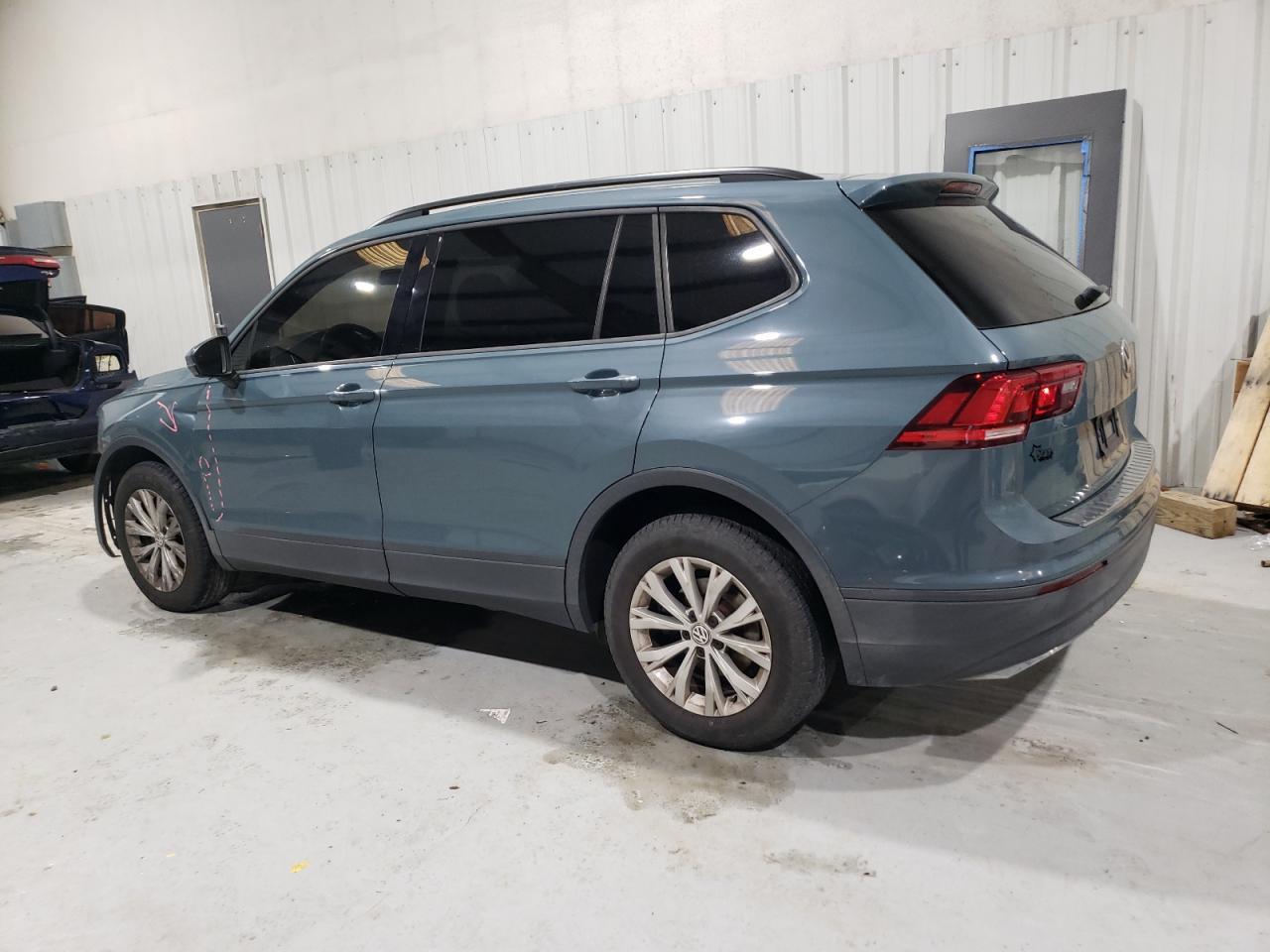2019 Volkswagen Tiguan S - Фото 2