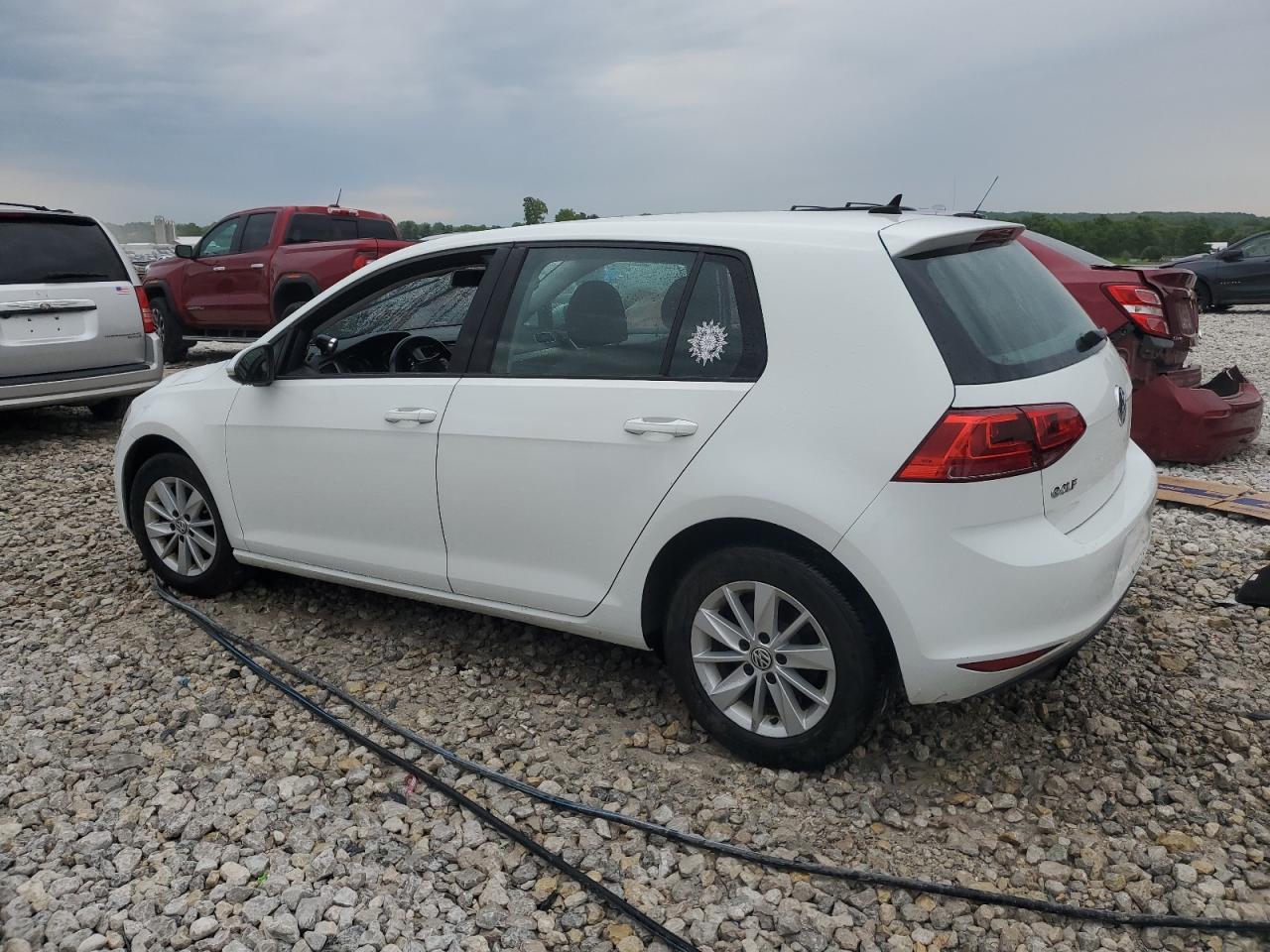 2017 Volkswagen Golf S - Image 2