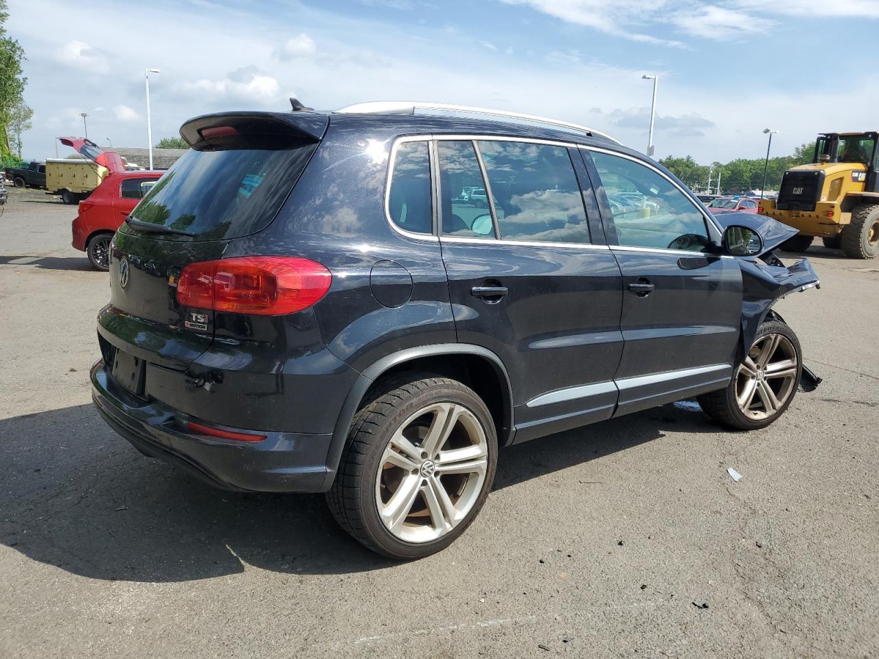 2016 Volkswagen Tiguan S - Image 3