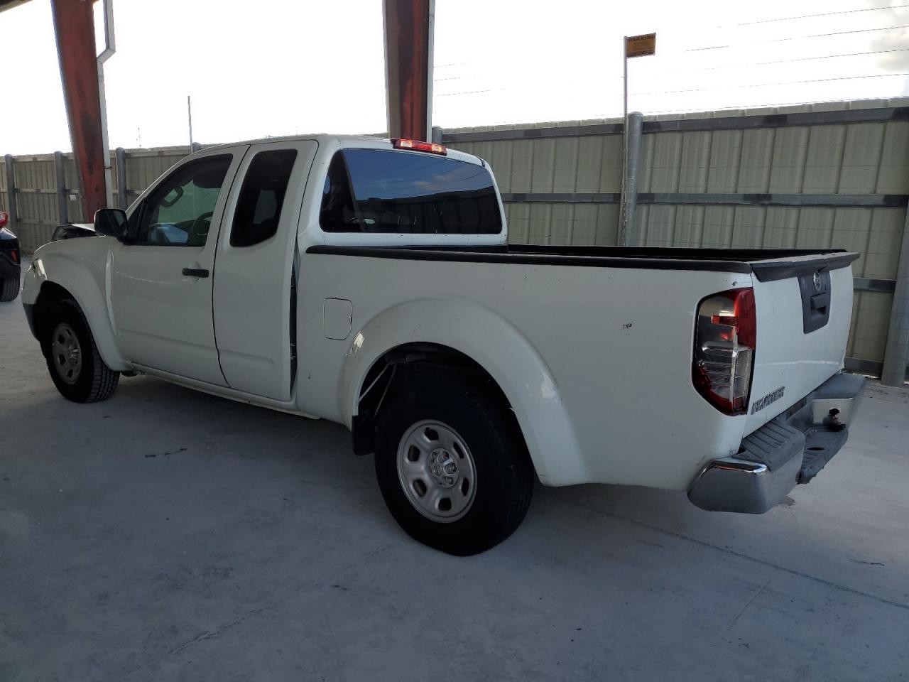 2014 Nissan Frontier S - Image 2