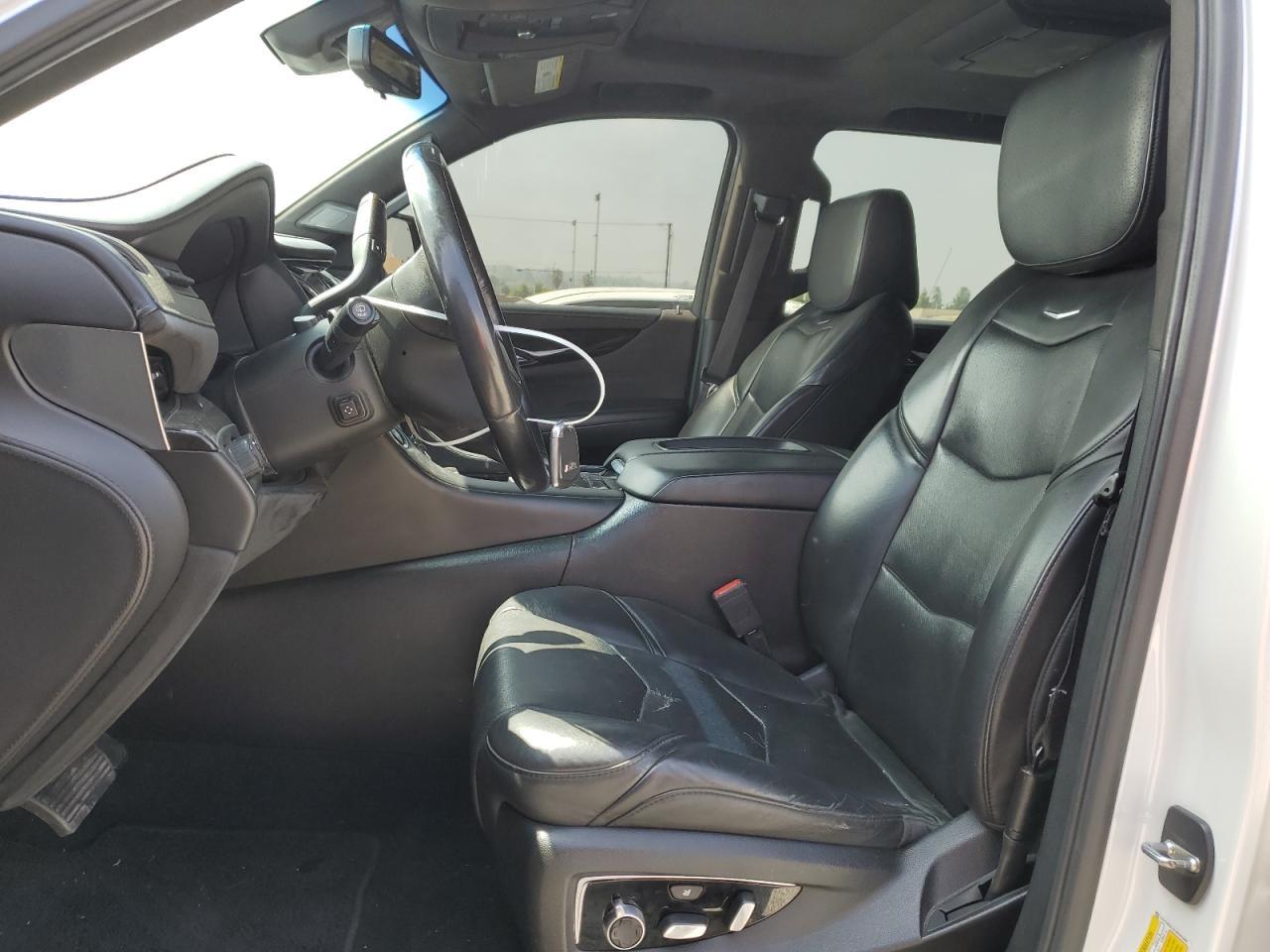 2018 Cadillac Escalade Platinum - Image 7