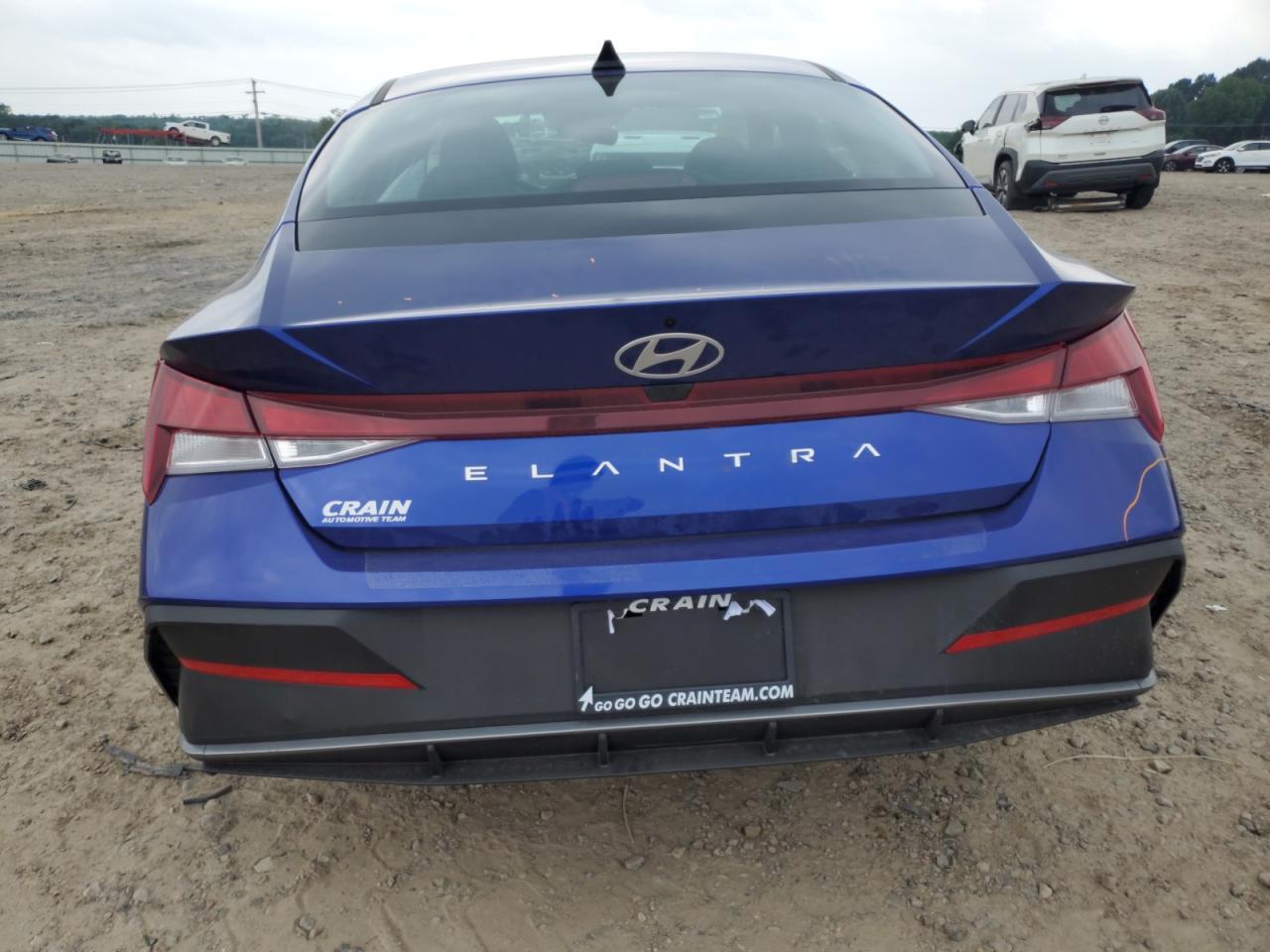 2025 Hyundai Elantra Se - Image 6