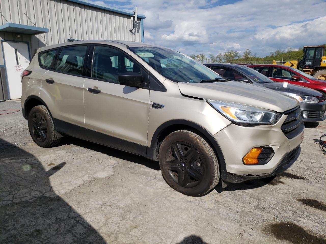 2017 Ford Escape S - Фото 4