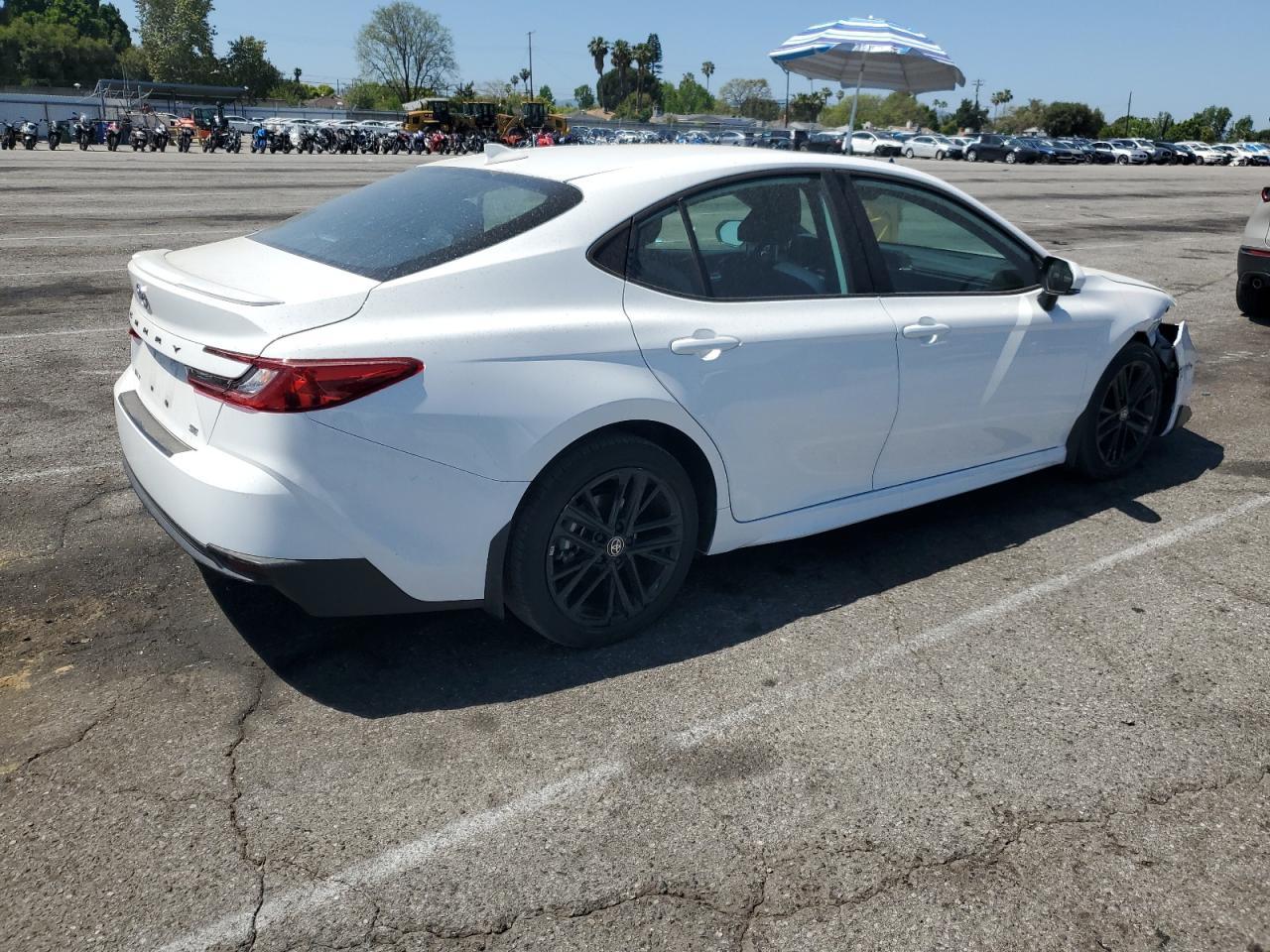 2025 Toyota Camry Xse - Фото 3