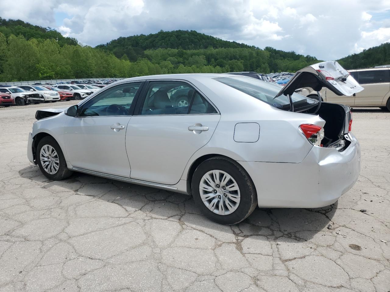 2013 Toyota Camry L - Фото 2