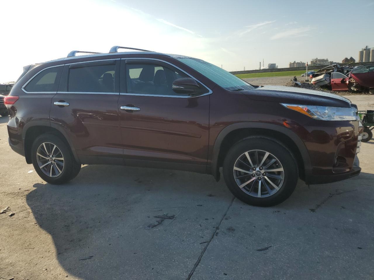 2019 Toyota Highlander Se - Фото 4