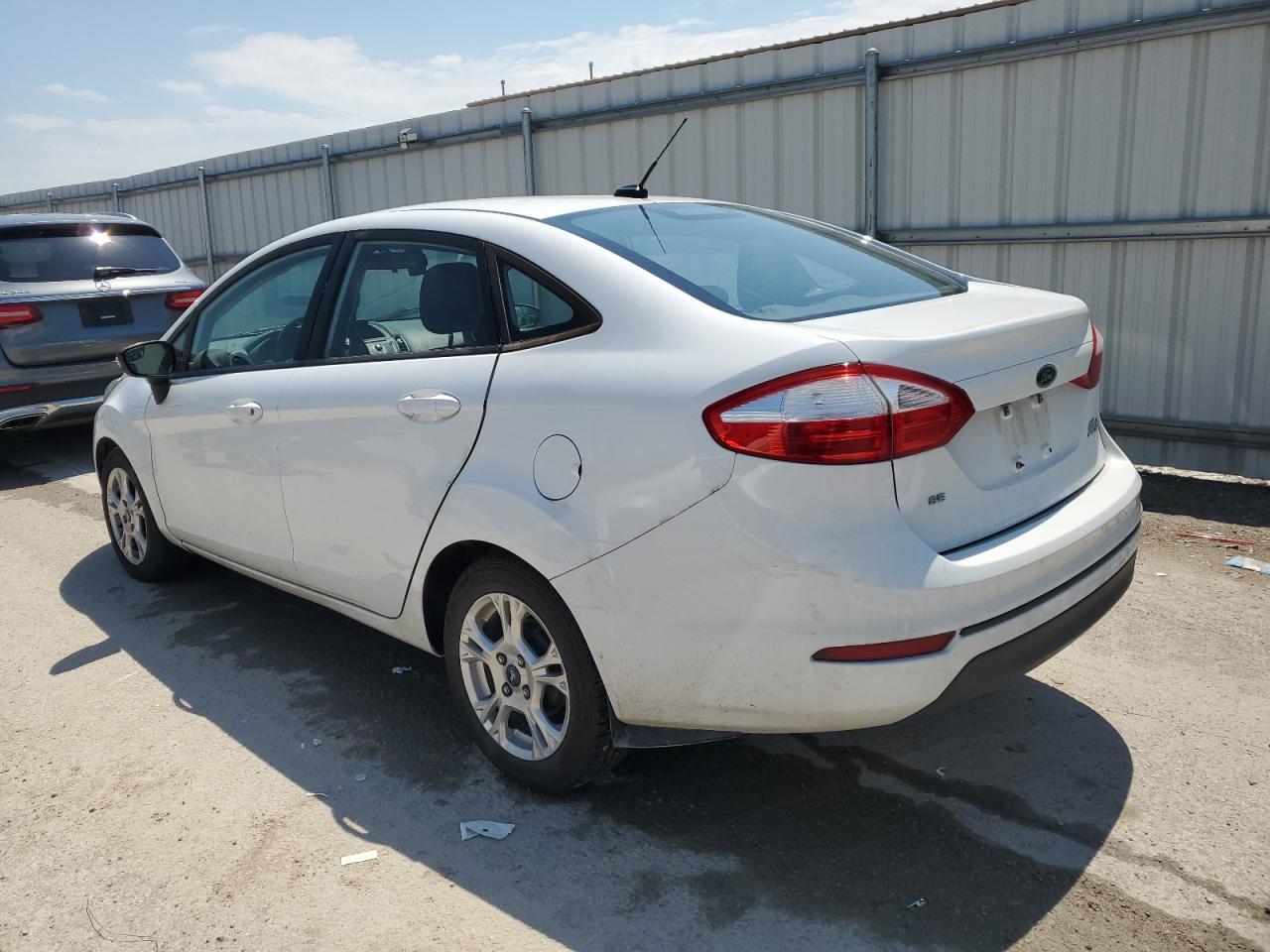 2014 Ford Fiesta Se - Фото 2