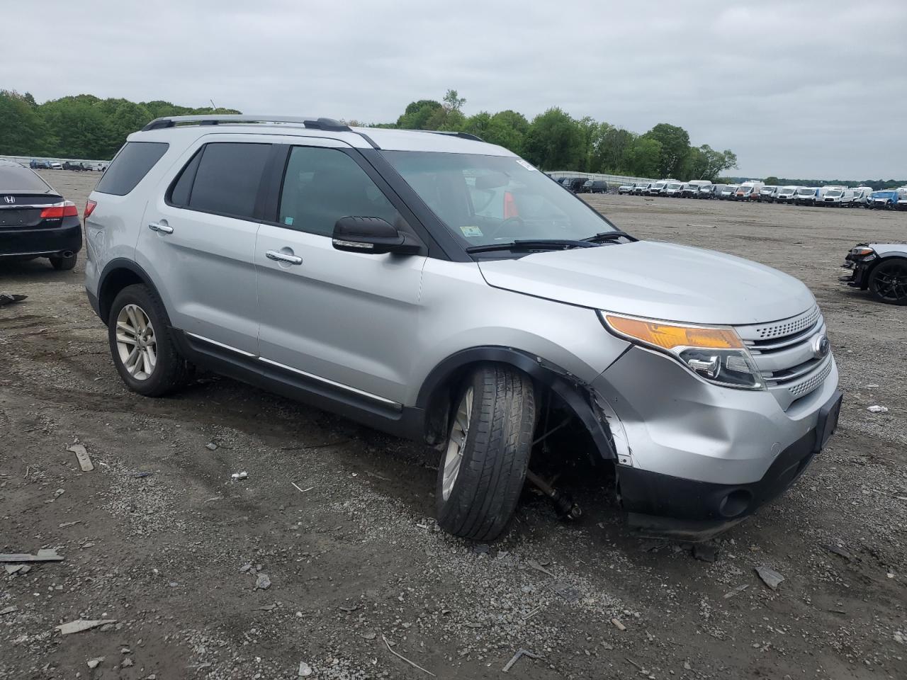2015 Ford Explorer Xlt - Фото 4