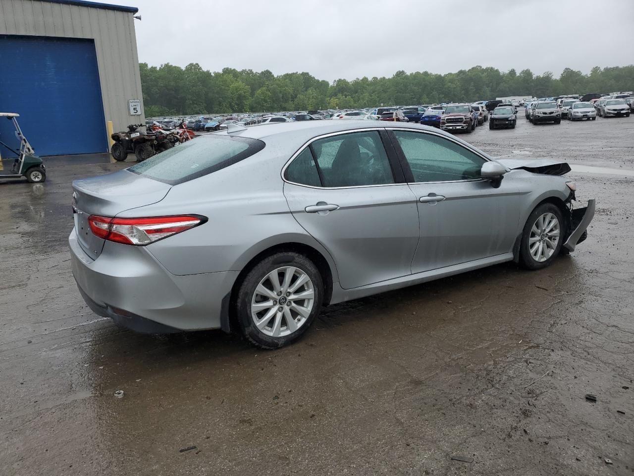 2019 Toyota Camry L - Фото 3