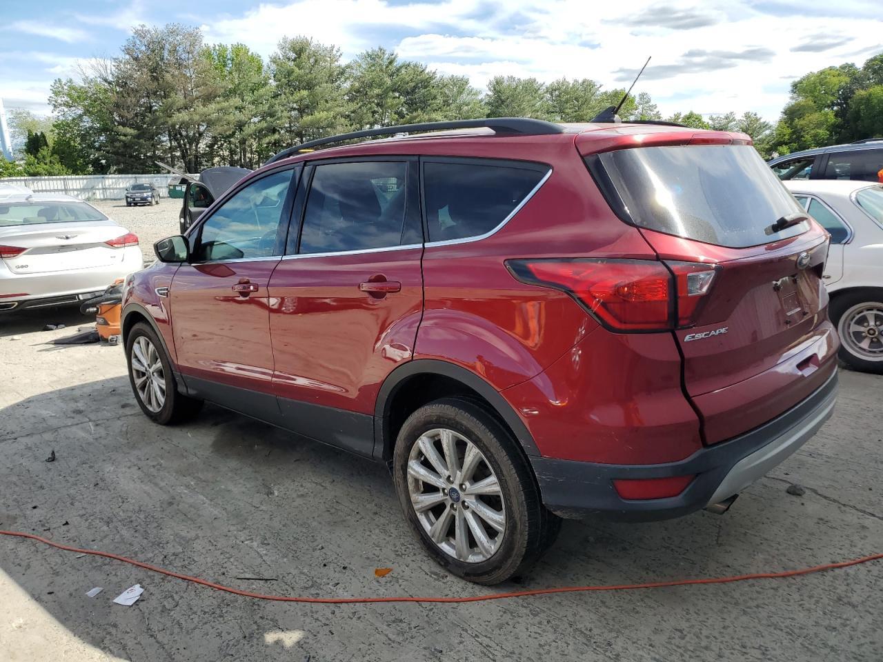 2019 Ford Escape Sel - Image 2