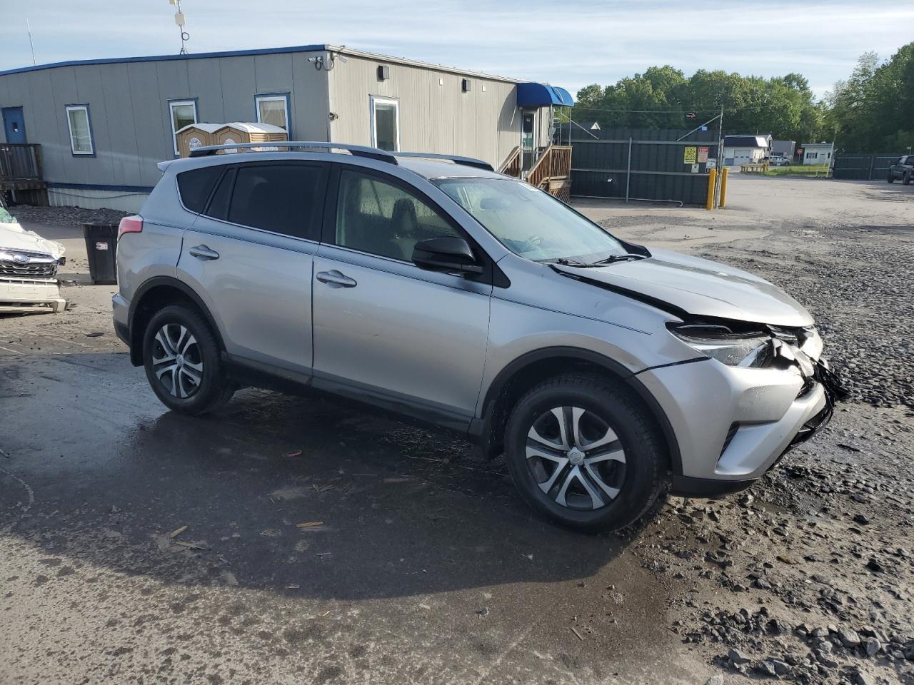 2018 Toyota Rav4 Le - Image 4