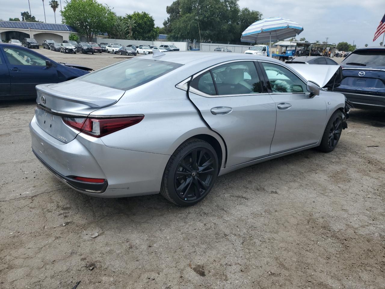 2024 Lexus Es 300H F Sport Handling - Фото 3