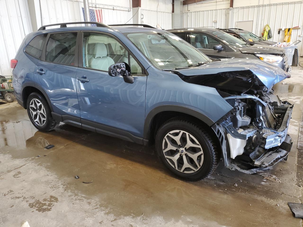 2020 Subaru Forester Premium - Image 4