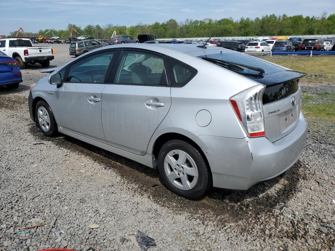 2010 Toyota Prius - Image 2