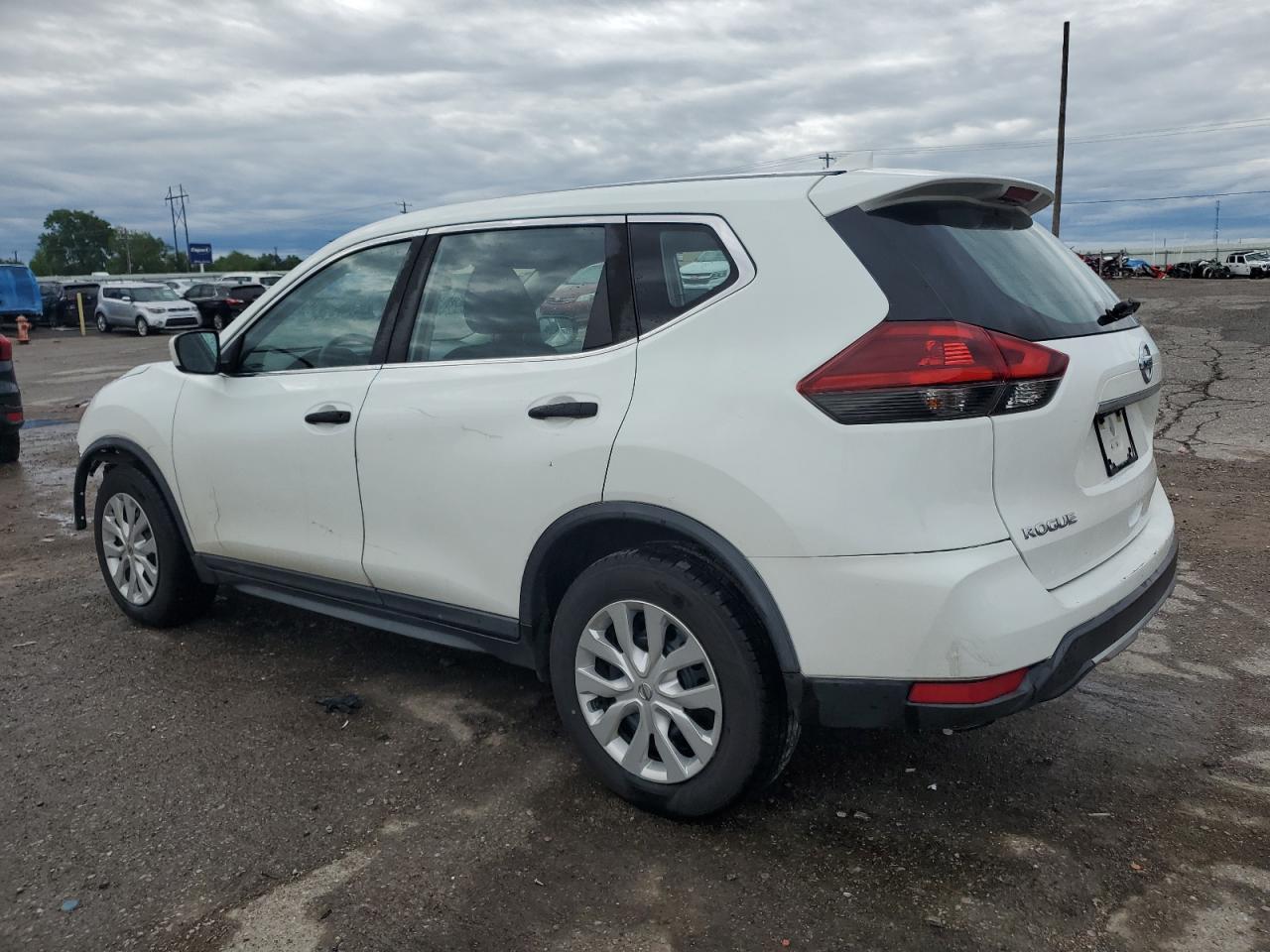 2018 Nissan Rogue S - Фото 2