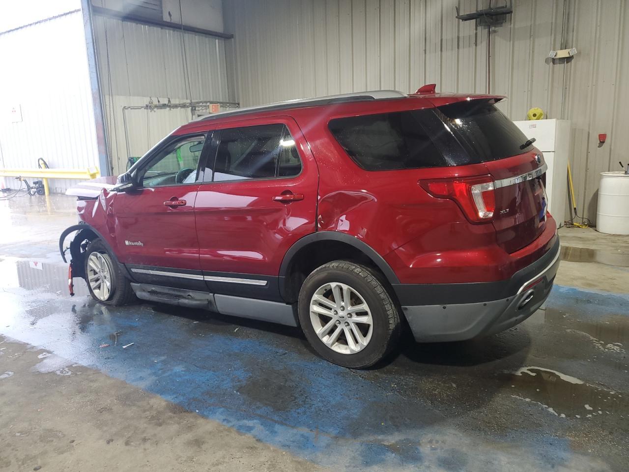 2016 Ford Explorer Xlt - Фото 2