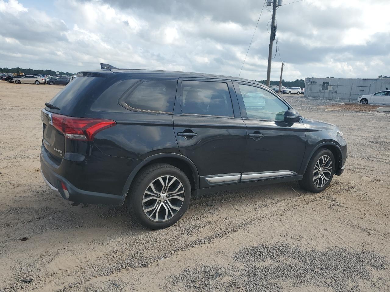 2018 Mitsubishi Outlander Se - Фото 3