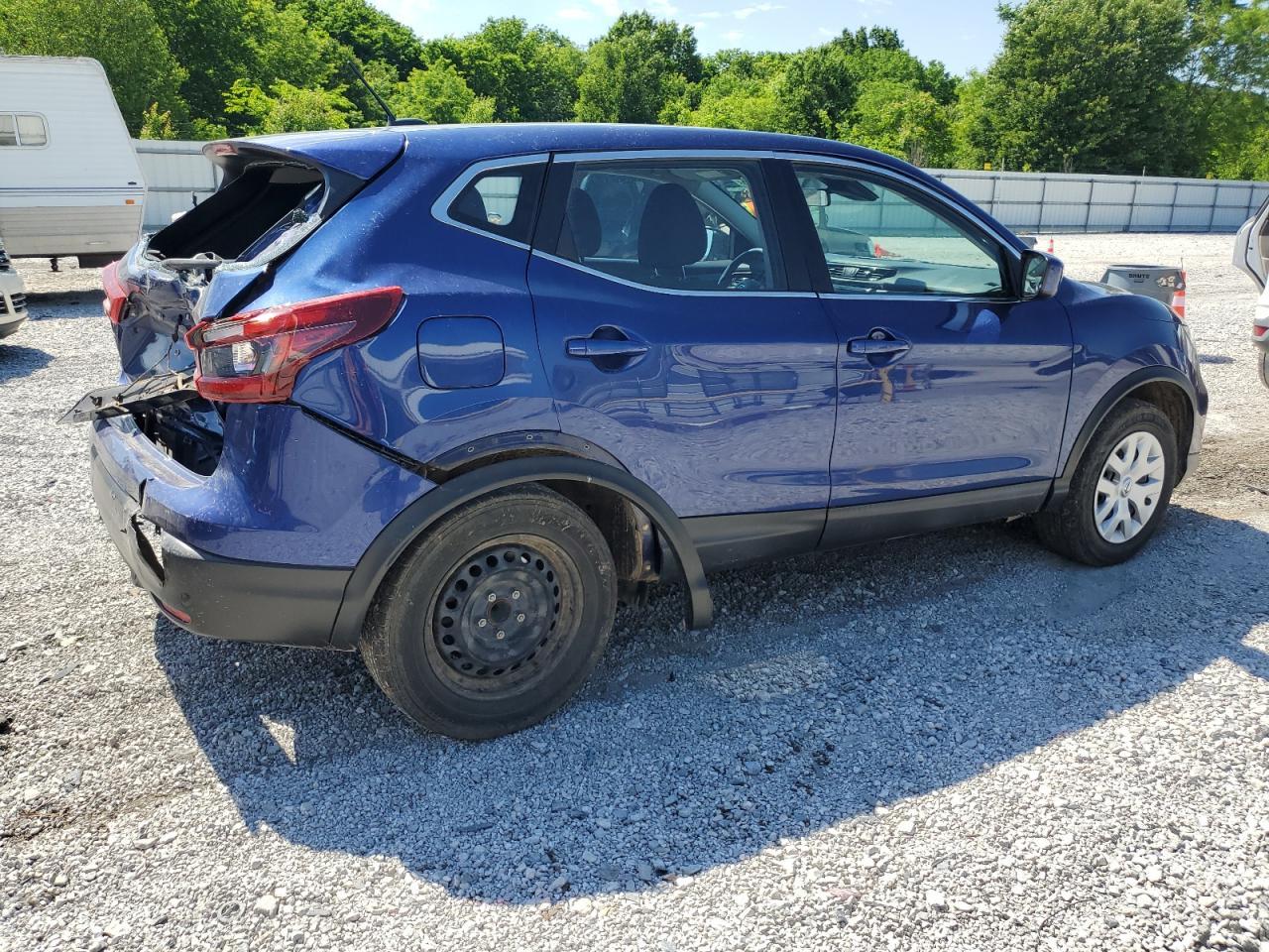 2020 Nissan Rogue Sport S - Image 3